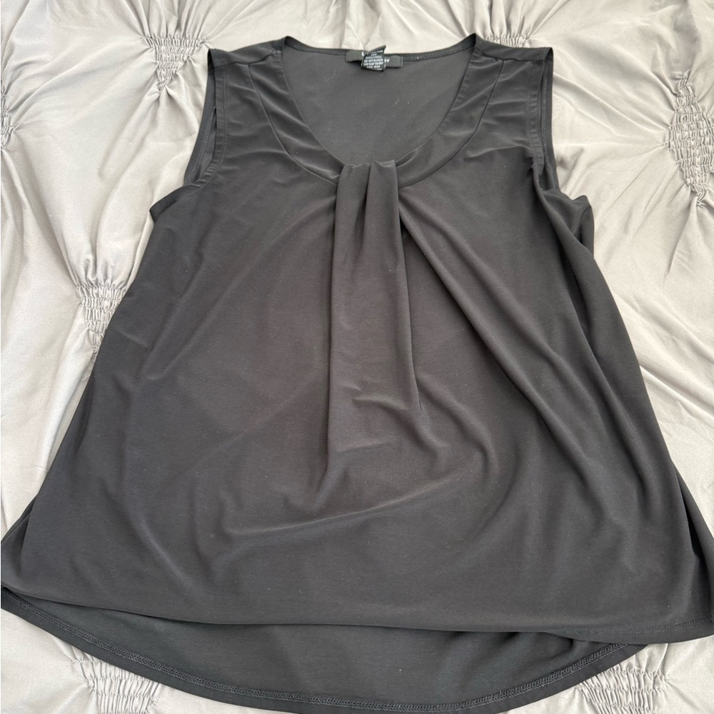 Chic Black Sleeveless Blouse